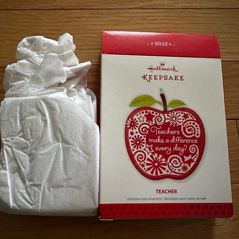 Hallmark Keepsake Teacher Ornament 2013. NWT. Still in box. Great gift